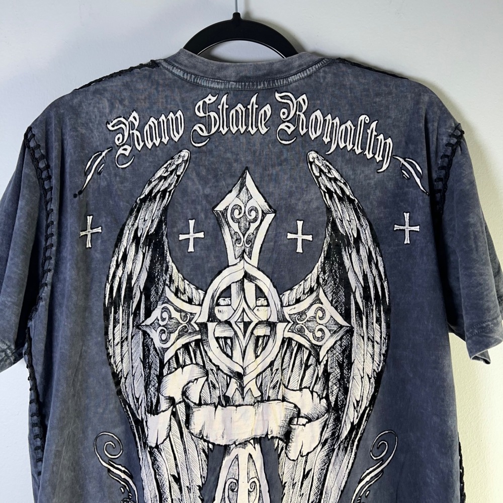 Raw State Premium Mens Sz Large Royalty Graphic T-Shirt V-Neck Y2K Cross Wings - Picture 7 of 11